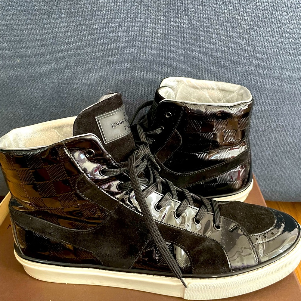 Used Louis Vuitton Size 10 men’s sneakers